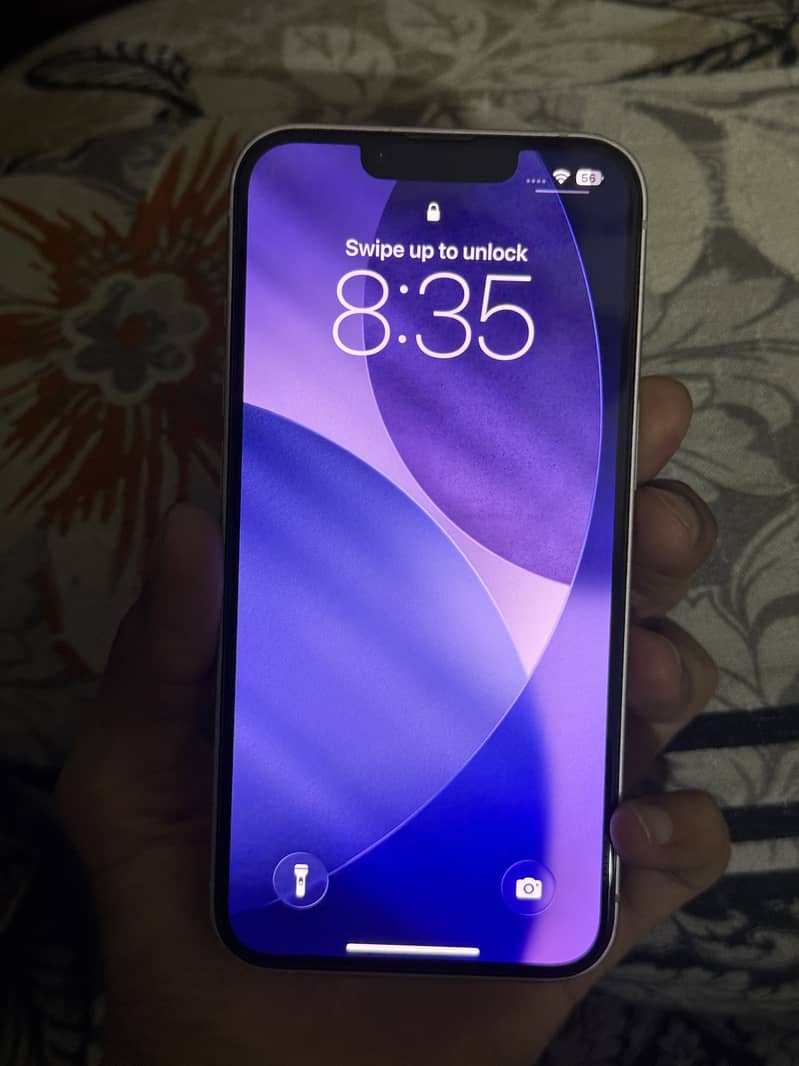 Apple iPhone 13 4