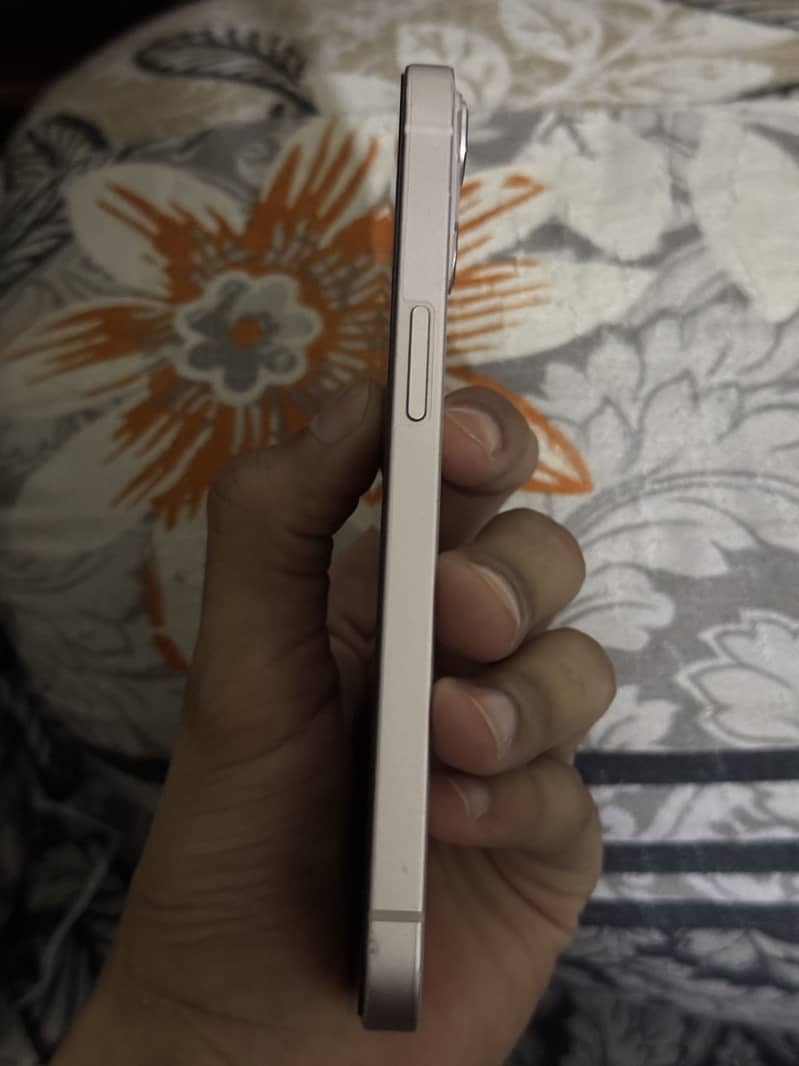 Apple iPhone 13 6