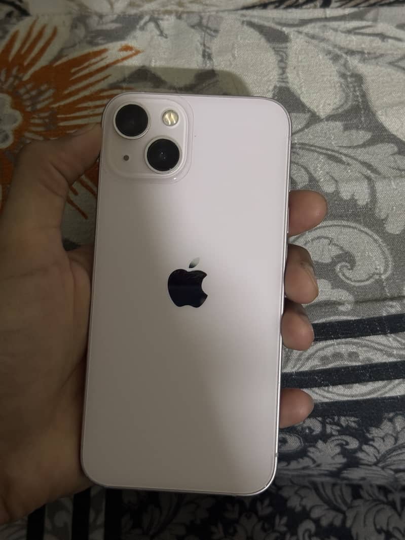 Apple iPhone 13 8