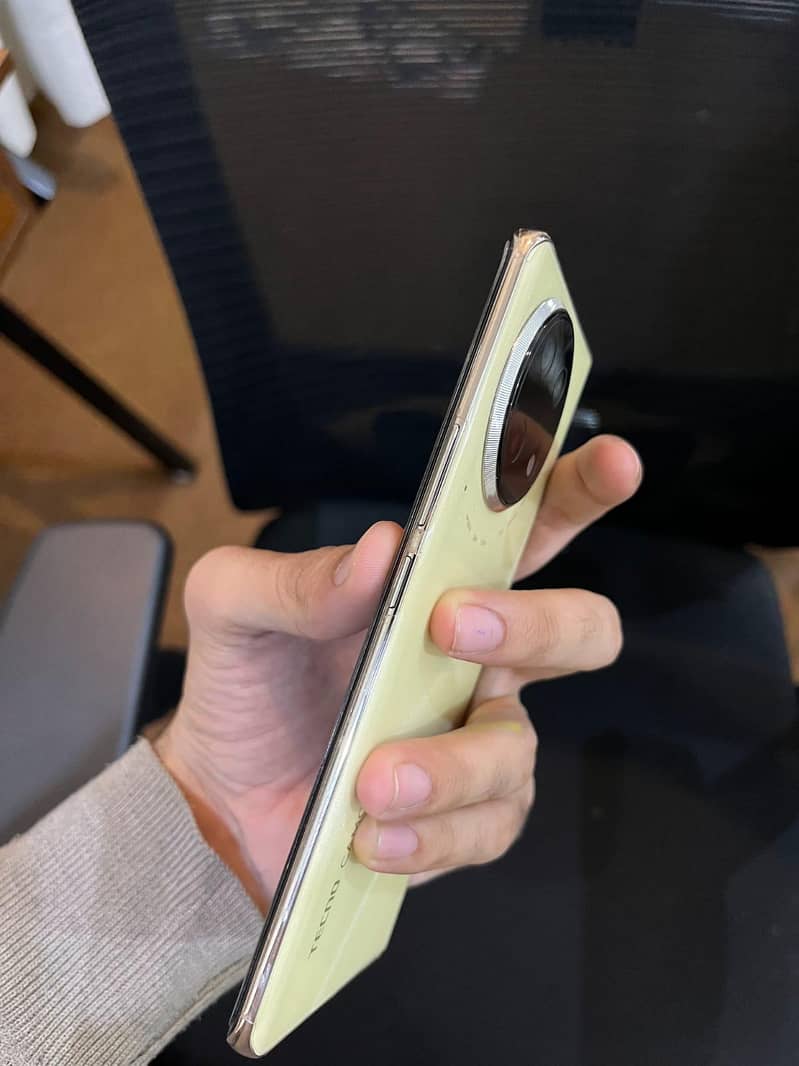Tecno CAMON 30S 7