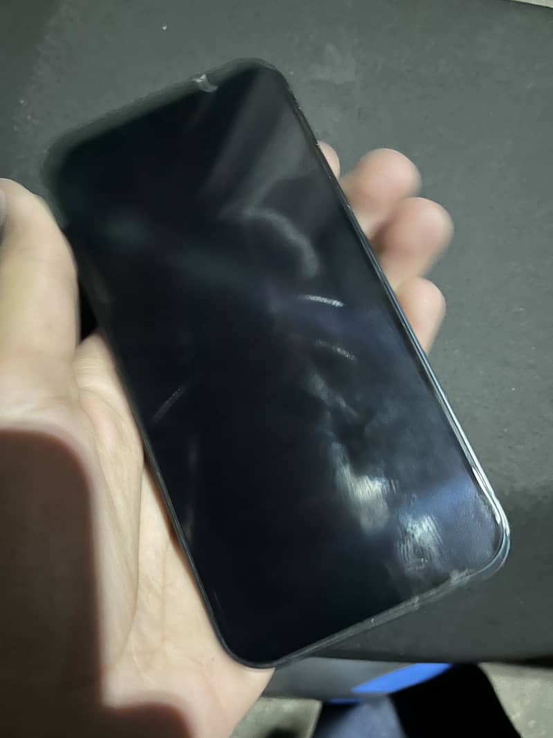 Apple iPhone 13 2