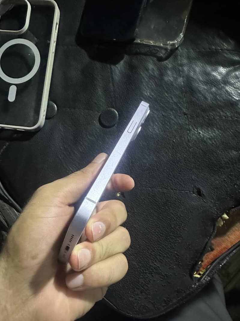 Apple iPhone 14 2