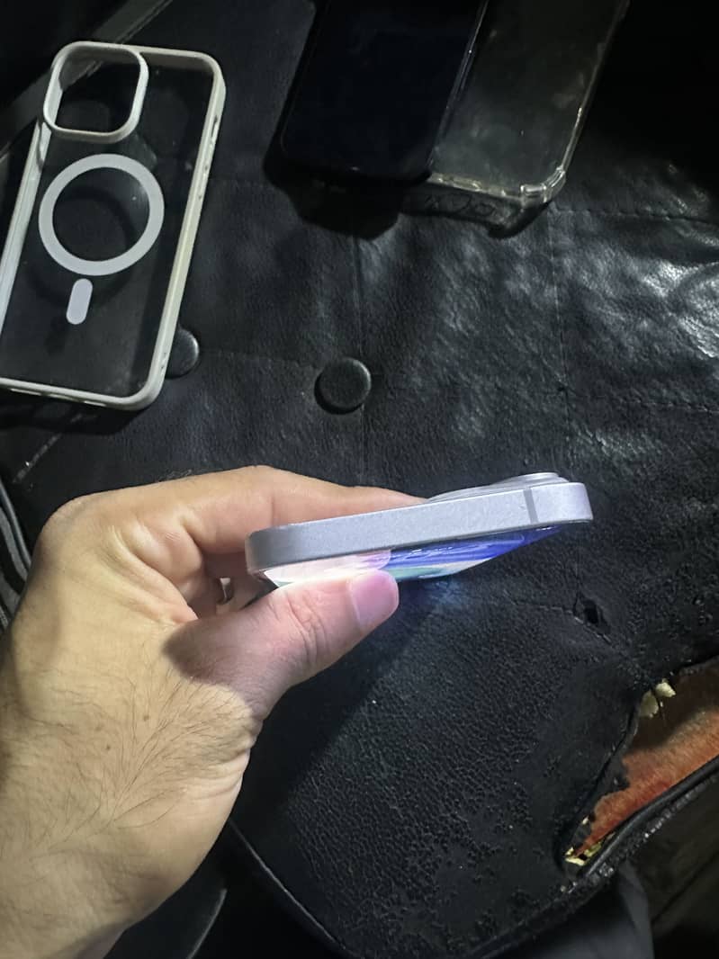 Apple iPhone 14 3