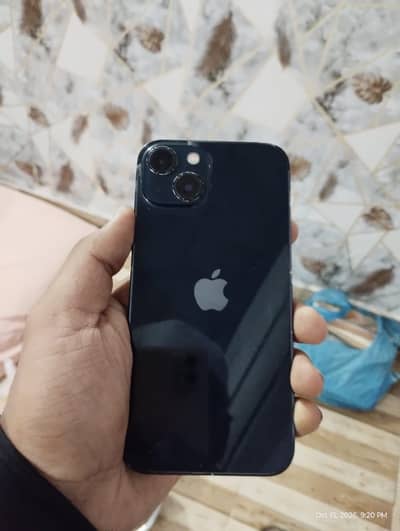Apple iPhone 13