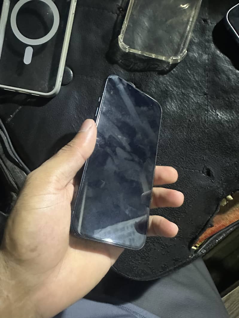 Apple iPhone 13 1
