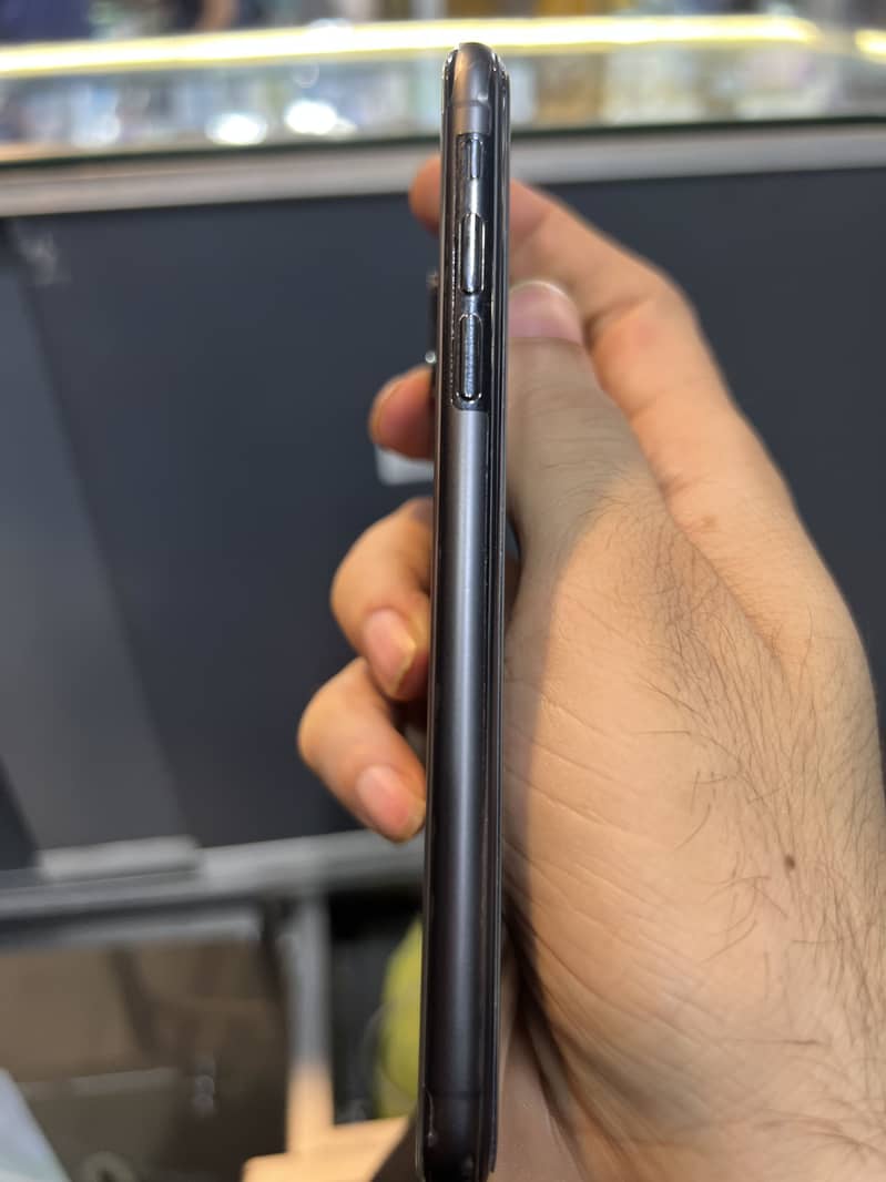 Apple iPhone X 6