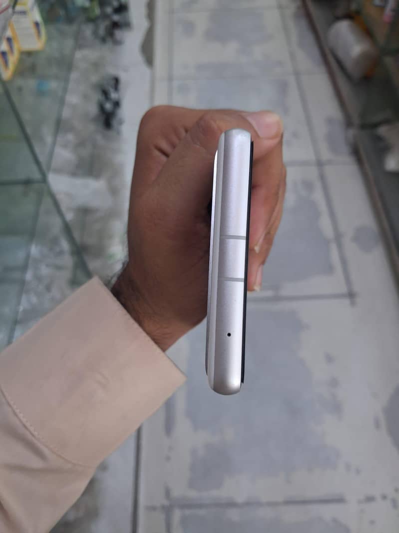 Google Pixel 7a 3