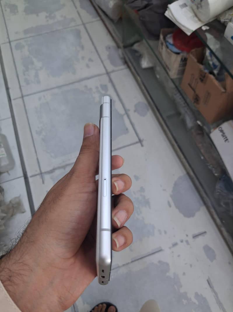 Google Pixel 7a 4