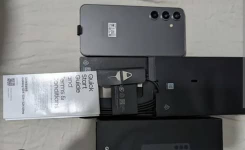 Samsung Mobile S24 fE