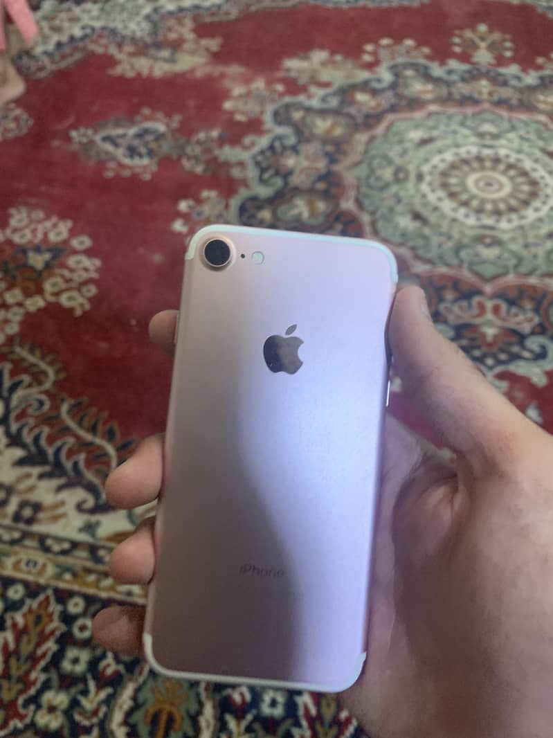Apple iPhone 7 2