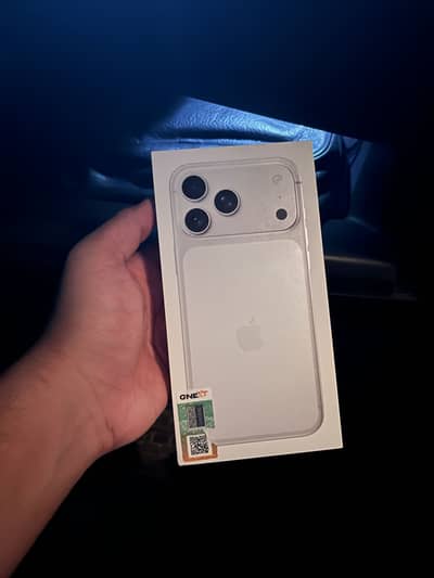 Apple iPhone 17 Pro Max Box Pack Non Actuve