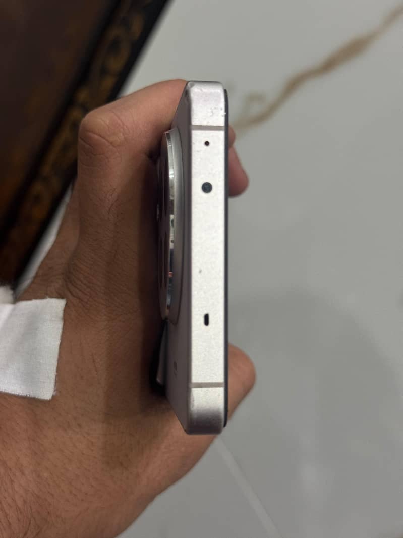 1 One Plus Ace 5 6