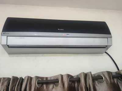 DC inverter Gree 1.5 ton hot and cool