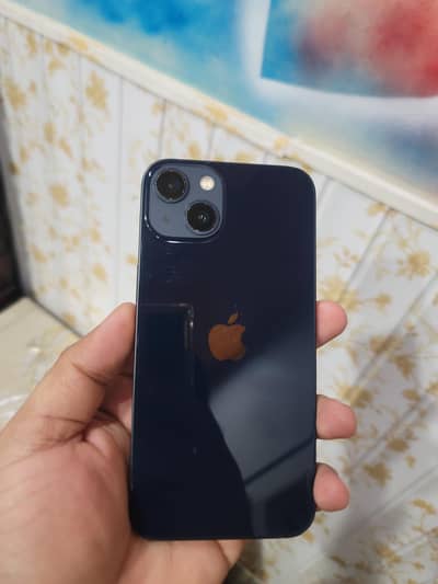 Apple iPhone 13