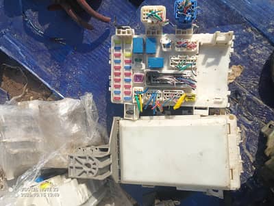 64 fuses boxa