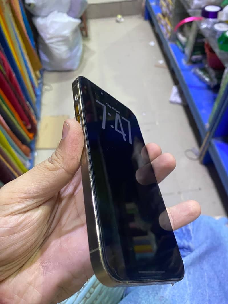 Apple iPhone 14 Pro Max 3