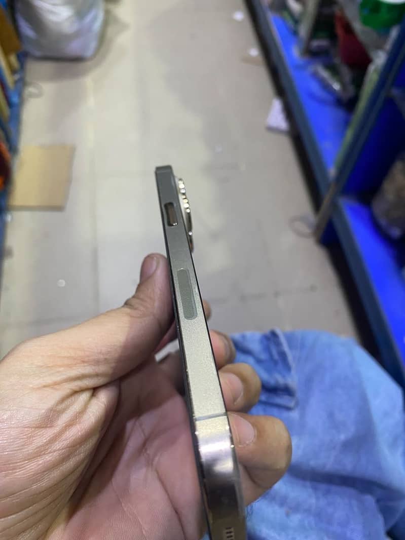 Apple iPhone 14 Pro Max 6