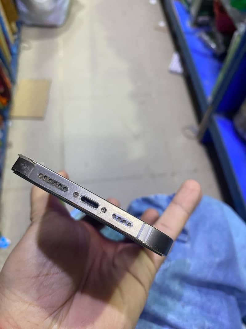 Apple iPhone 14 Pro Max 8