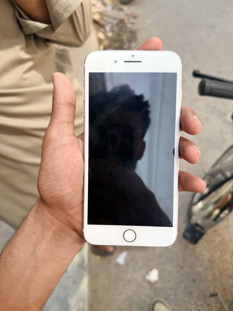 Apple iPhone 7 Plus 2