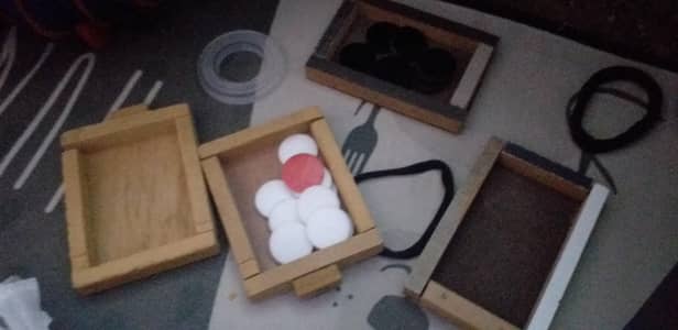 Carrom board