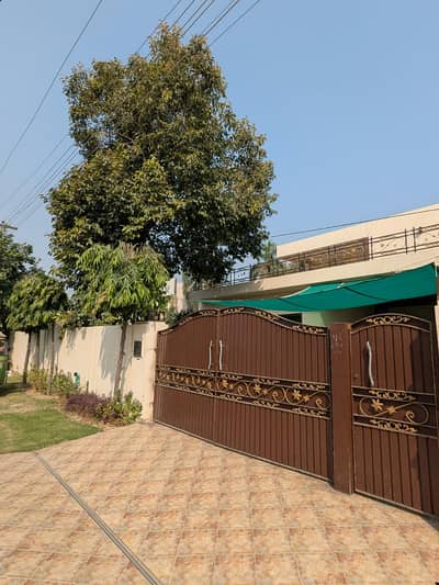 2 KANAL ELEGANT AND FULLY MAINTAINED OLD BUNGALOW IS AVAILABLE IN THE BEST BLOCK OF DHA LAHORE.
