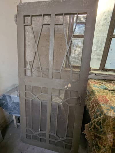 JALI DOOR FOR SALE, GOOD CONIDTION