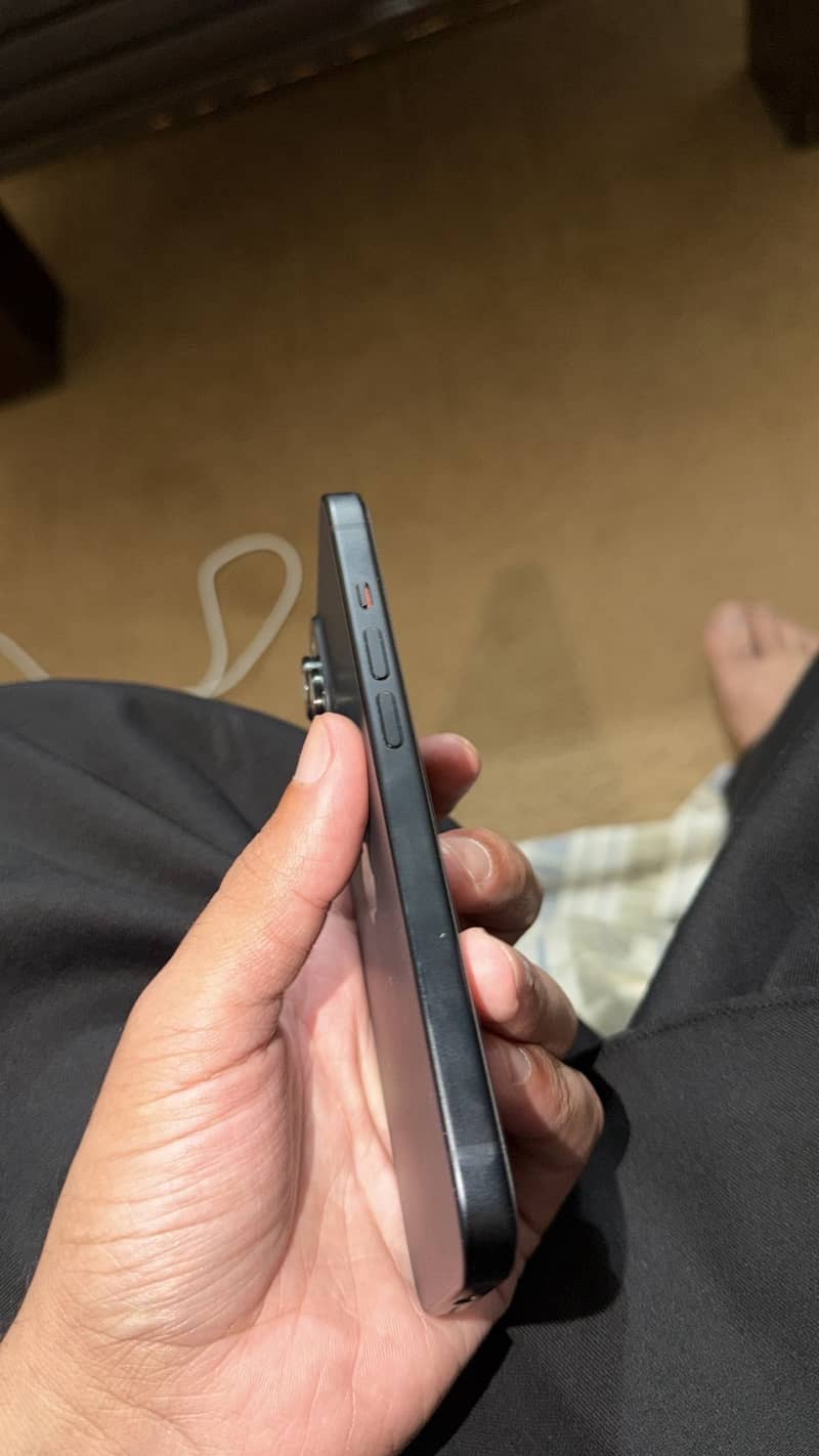 Apple iPhone 15 2
