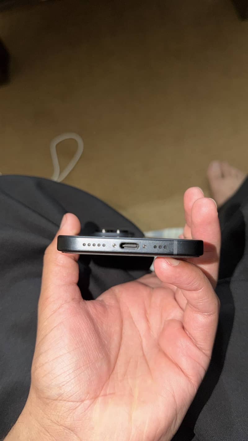 Apple iPhone 15 4