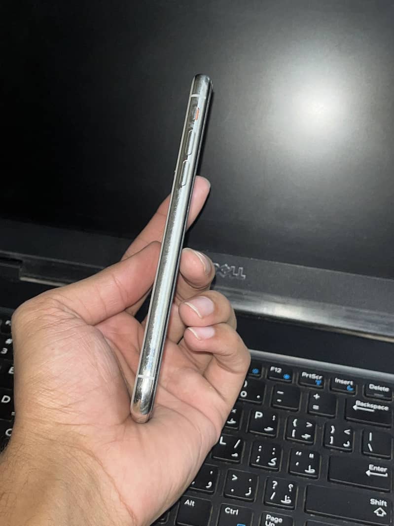 Apple iPhone X 3