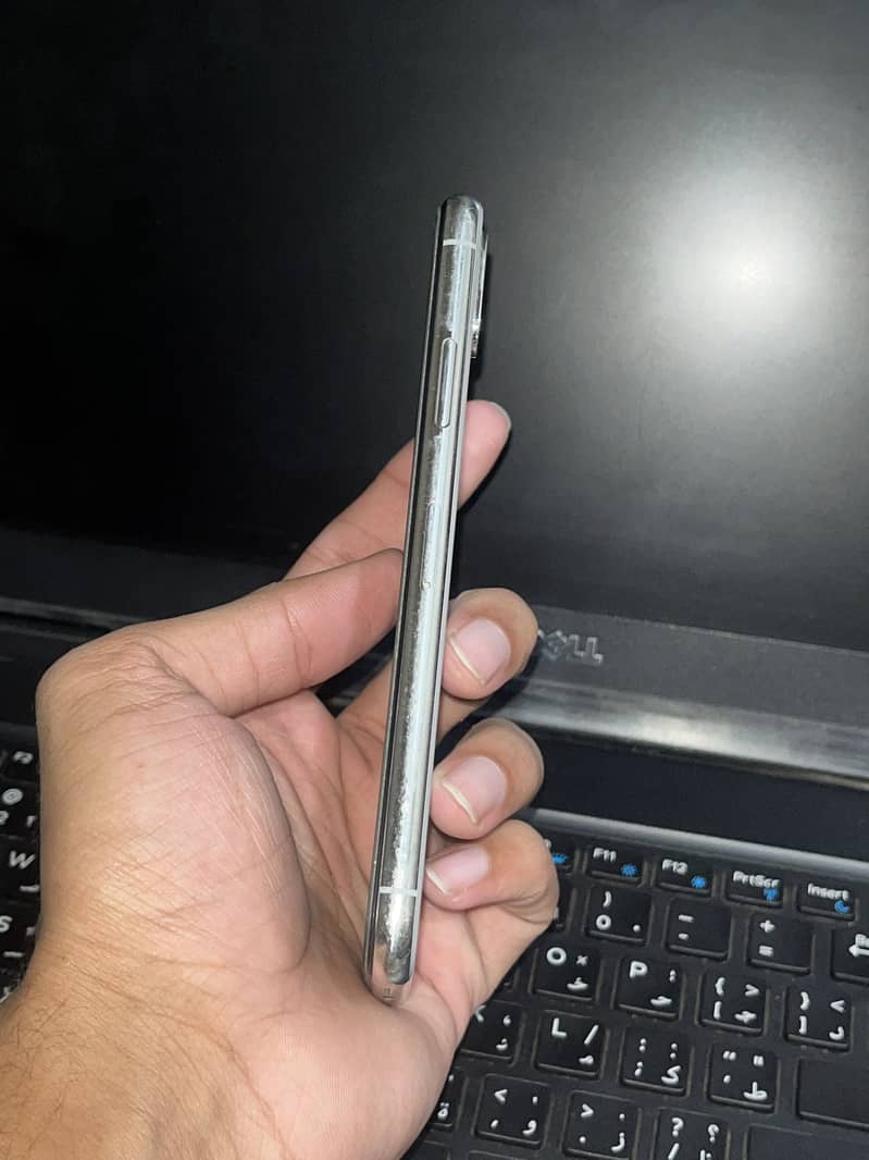 Apple iPhone X 5