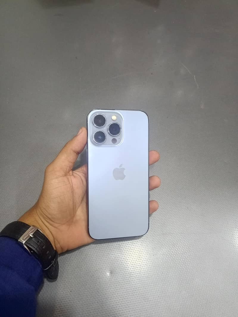 Apple iPhone 13 Pro 0