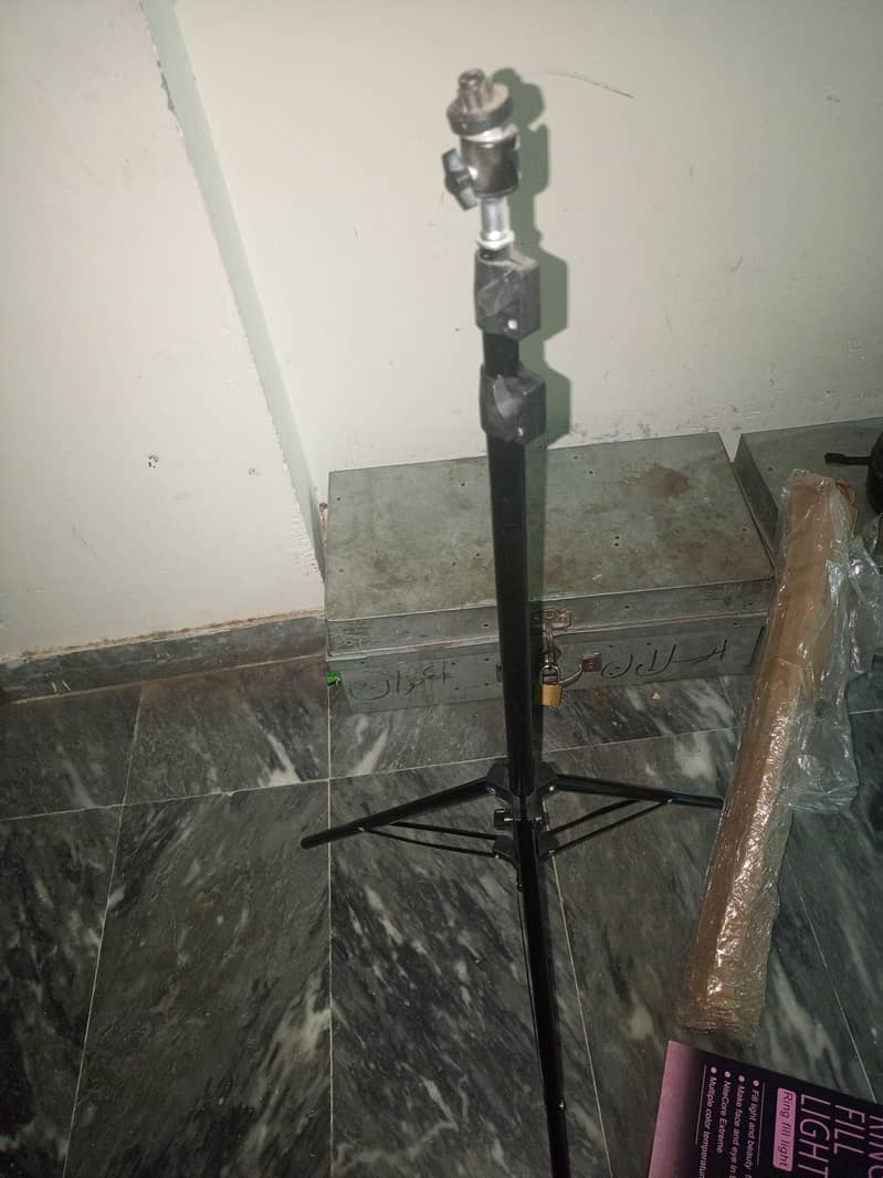Ring light with stand 1