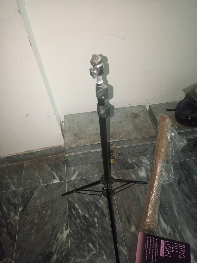 Ring light with stand 2