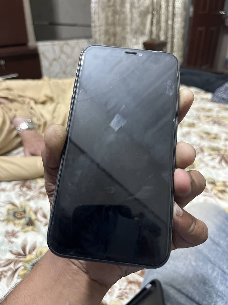 Apple iPhone 11 0