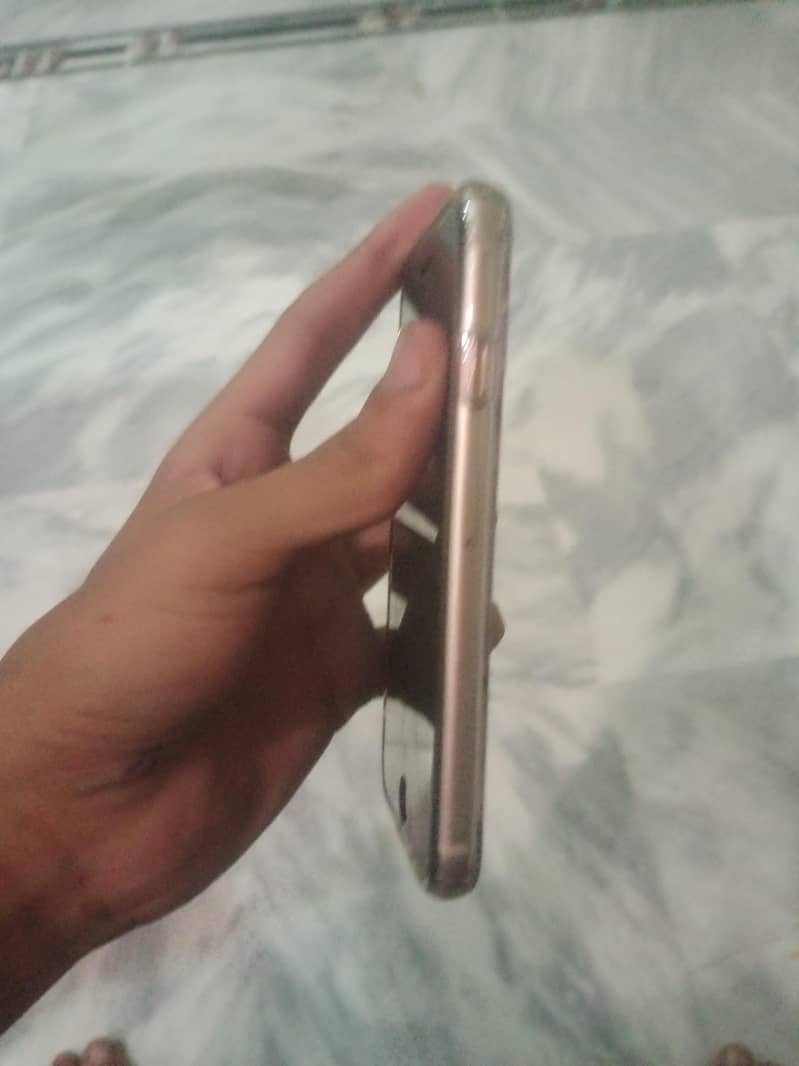 Apple iPhone SE 7