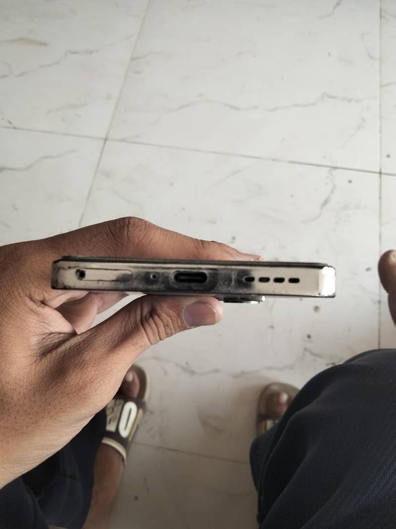 Infinix note 40 4