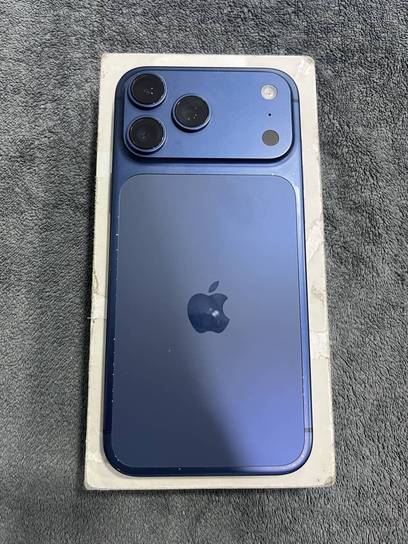 Apple iPhone 17 Pro Max 0