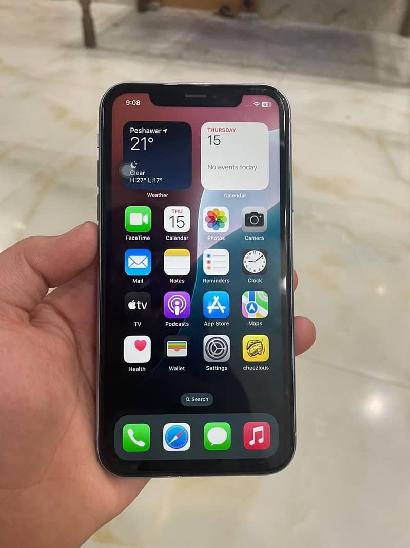 iPhone XR 1
