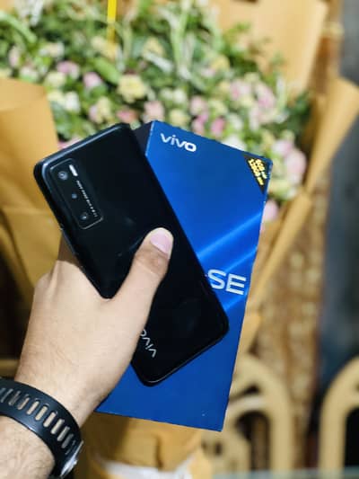 Vivo V20 SE  8/128 Gb