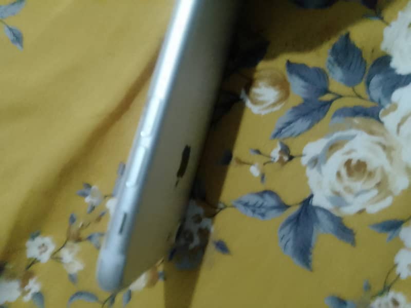 Apple iPhone 7 2