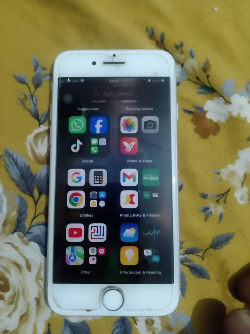 Apple iPhone 7 3