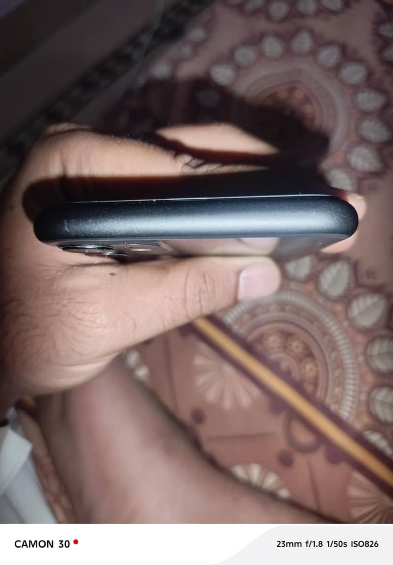 Apple iPhone 11 3