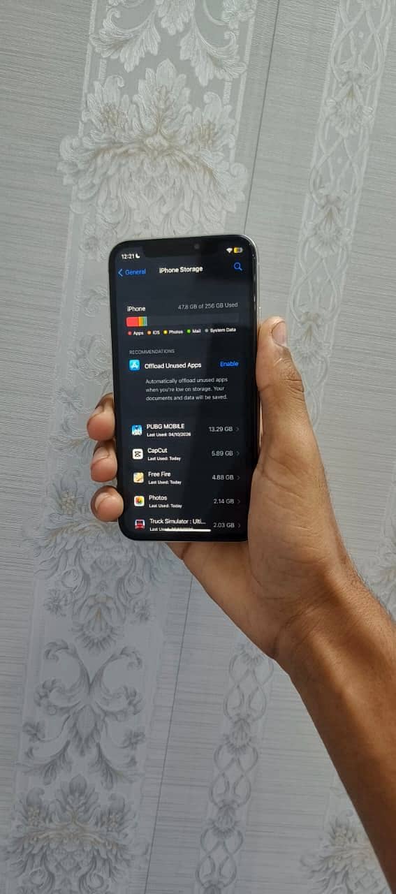 Apple iPhone X 4