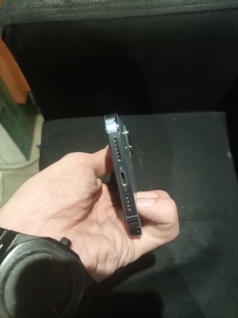 Apple iPhone 13 Pro Max 6