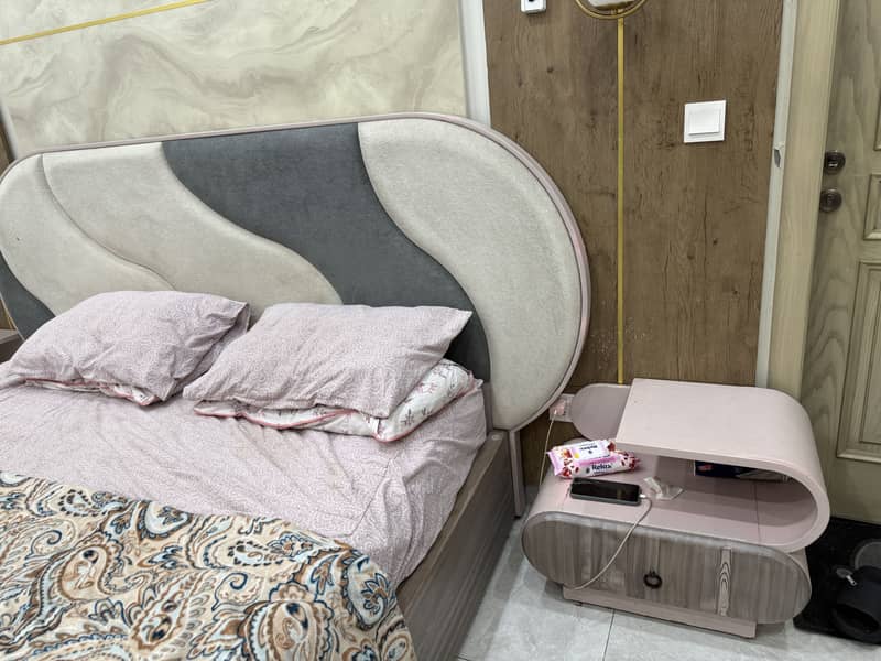 Bed Set with 2 Side Tables & Dressing Table 1