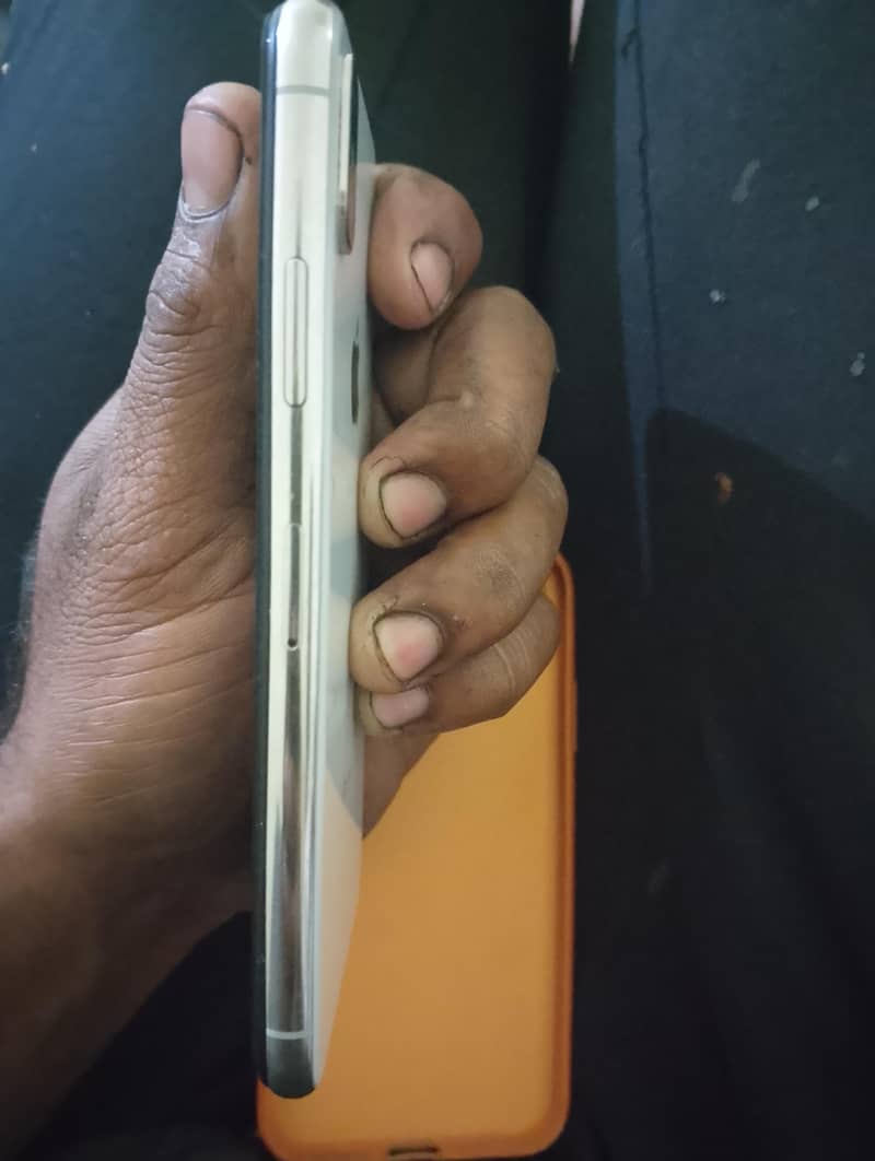 Apple iPhone X 6