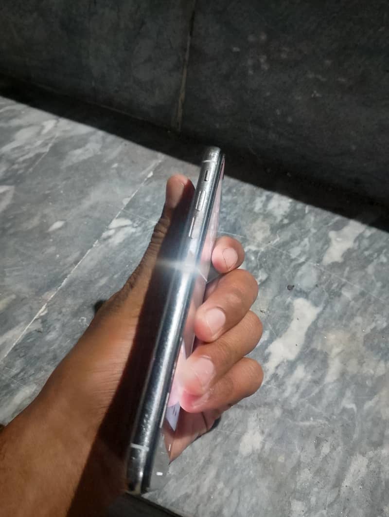 Apple iPhone X 9