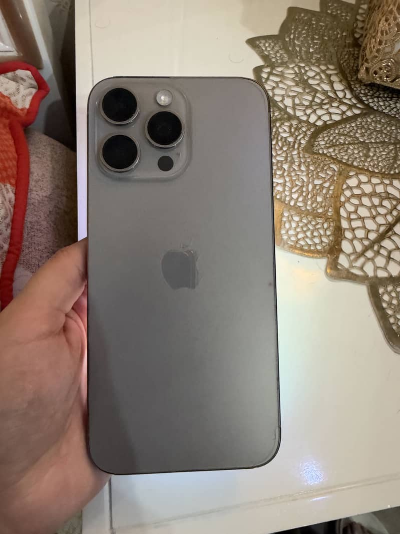 Apple iPhone 15 Pro Max 7