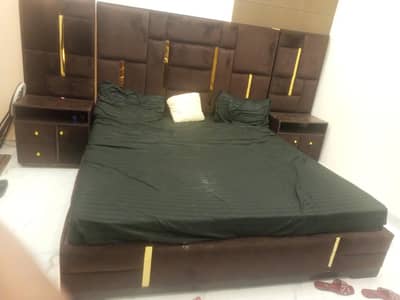 bed set with dressing table