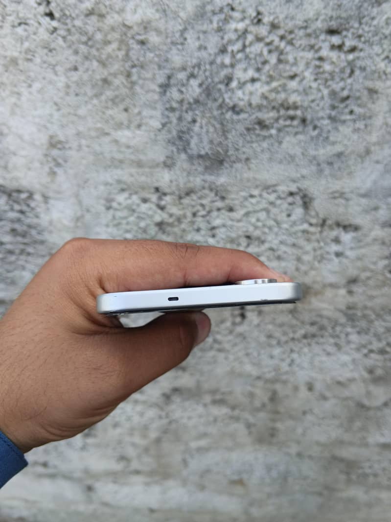 TECHNO SPARK 40 PRO 4